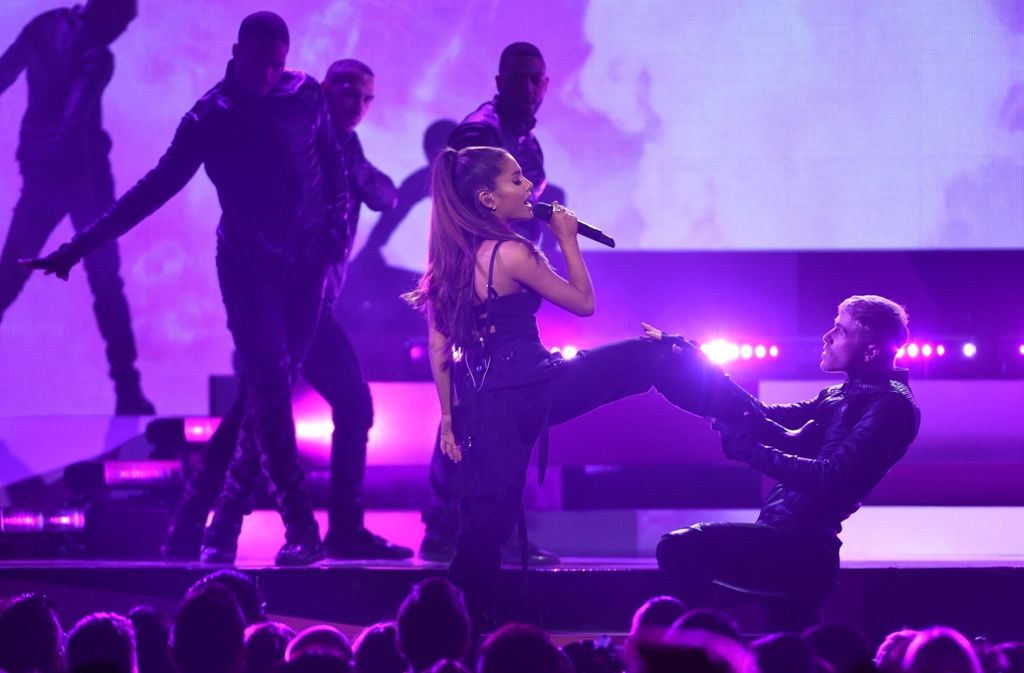Bei dem Auftritt der Sängerin Ariana Grande ging es heftig zur Sache.