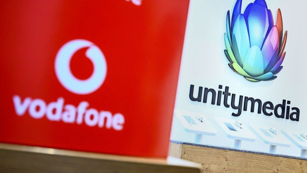 Nach der Übernahme von Unitymedia durch Vodafone laufen die detaillierten Gespräche zum Sozialplan. Fest steht, dass ehemaligen Unitymedia-Mitarbeitern hohe Abfindungen angeboten werden, damit sie das Unternehmen verlassen. Viele Vodafone-Shops könnten geschlossen werden. 