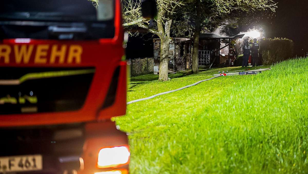 Einsatz in Großbottwar: Gartenhaus steht in Flammen