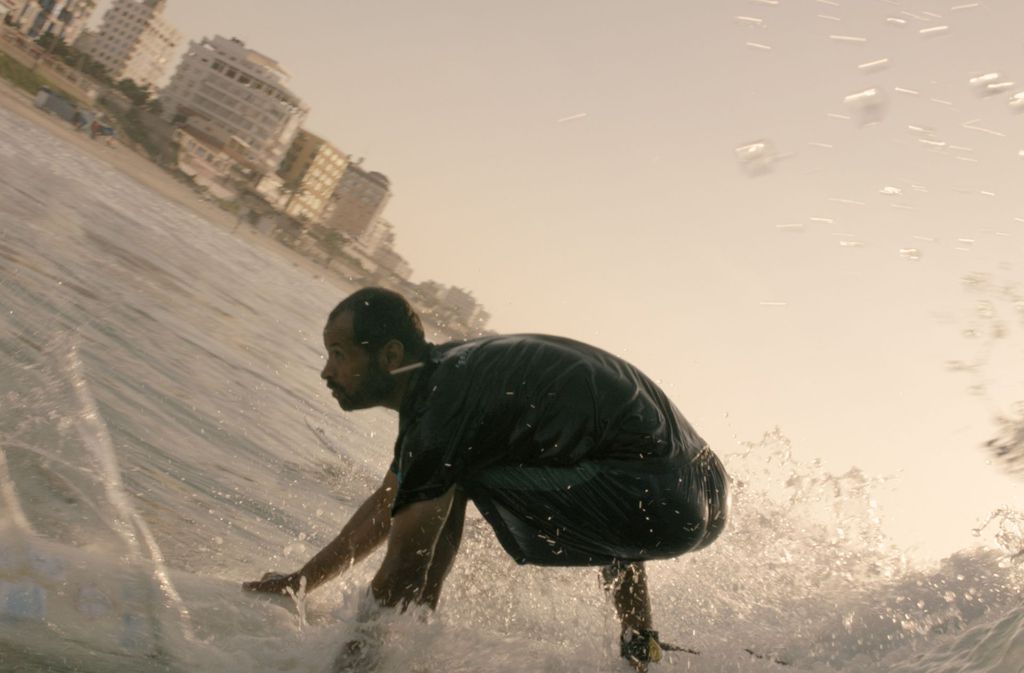 Am Sonntag, 20 Uhr, feiert der Film „Gaza Surf Club“ Premiere im Delphi Kino. Der Stuttgarter Regisseur Philip Gnadt hat für seinen Film Surfer im Gazastreifen begleitet, ihren Sport und ihren Alltag in diesem ganz speziellen Stückchen Erde dokumentiert.