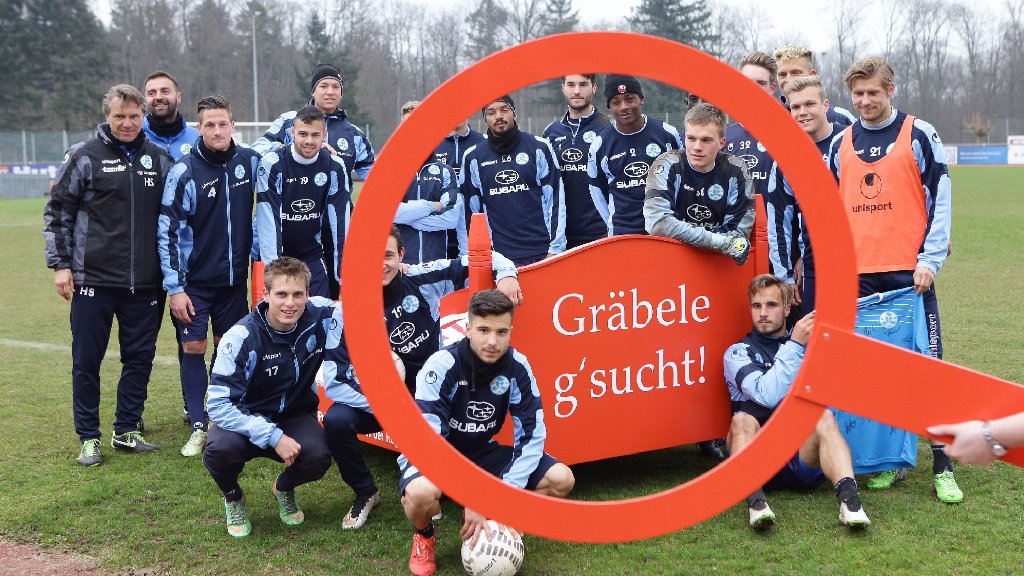 Lupenschießen für den Kirchentag: Stuttgarter Kickers zielen für den guten Zweck