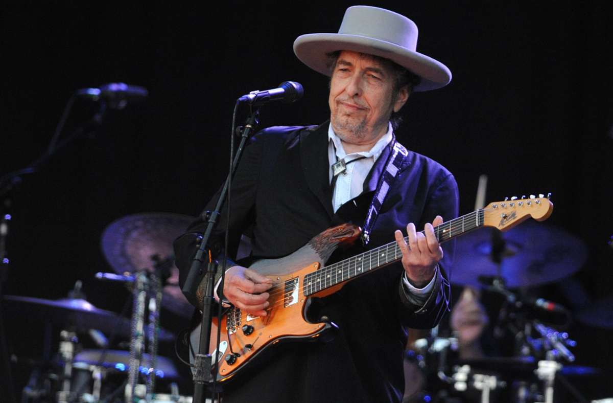 Seinen Hut muss er beim Musizieren nicht mehr aufstellen: Bob Dylan Foto: AFP/Fred Tanneau
