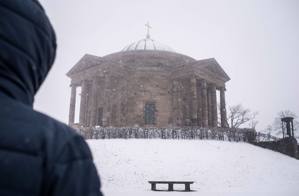 Die Grabkapelle am Württemberg am Samstag im dichten Schneetreiben