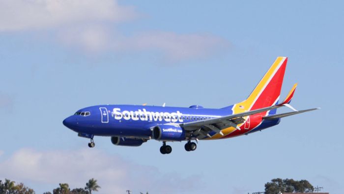 Boeing von Southwest Airlines verliert Verkleidung von Triebwerk