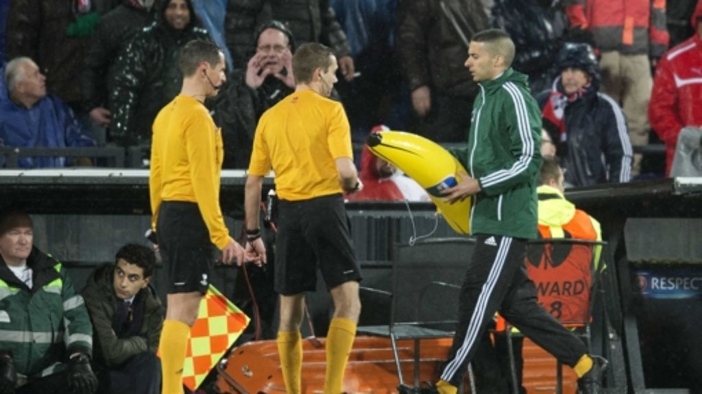 AS Rom gegen Feyenoord Rotterdam: Randale, Plastikbananen und 42 Festnahmen