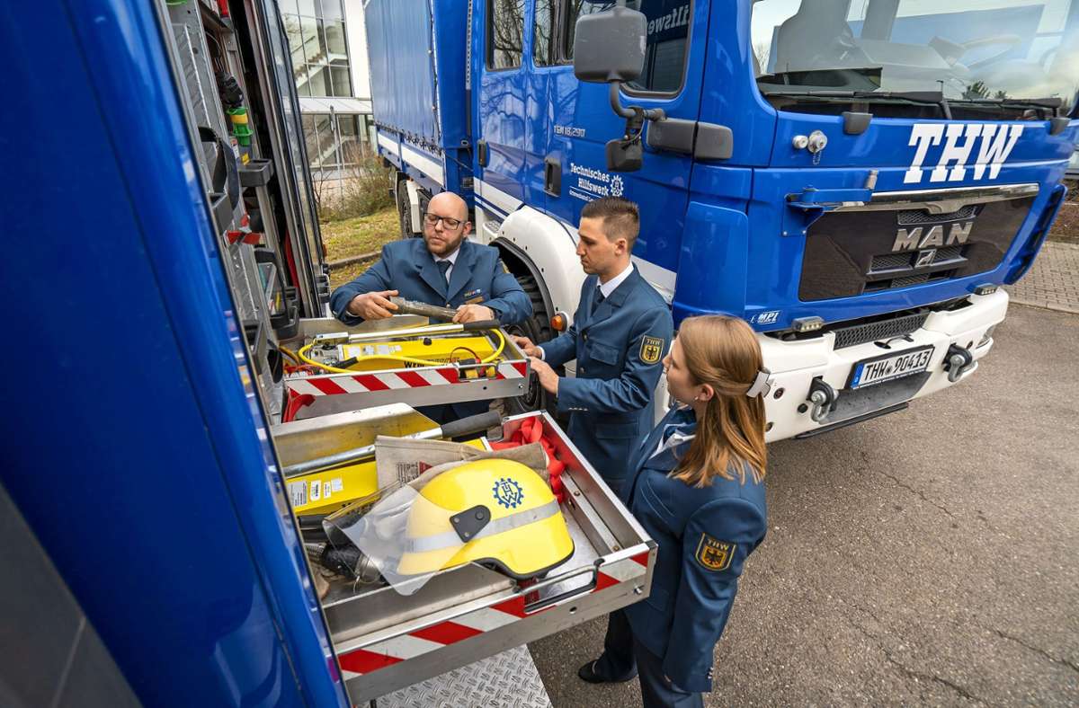 Die Helfer in Blau aus Leonberg haben mehr als 22 000 Arbeitsstunden im vergangenen Jahr geleistet. 13 der 34 Einsätze hatte mit dem Ukraine-Konflikt zu tun. Foto: Jürgen Bach