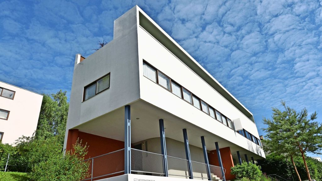  Eine Ikone der Architekturgeschichte steht vor dem Verkauf. Der Bund und die Stadt sollen 16 Millionen Euro als Kaufpreis für die Weißenhofsiedlung vereinbart haben. Noch vor dem Jahresende soll das städtische Wohnungsunternehmen Eigentümerin werden. 