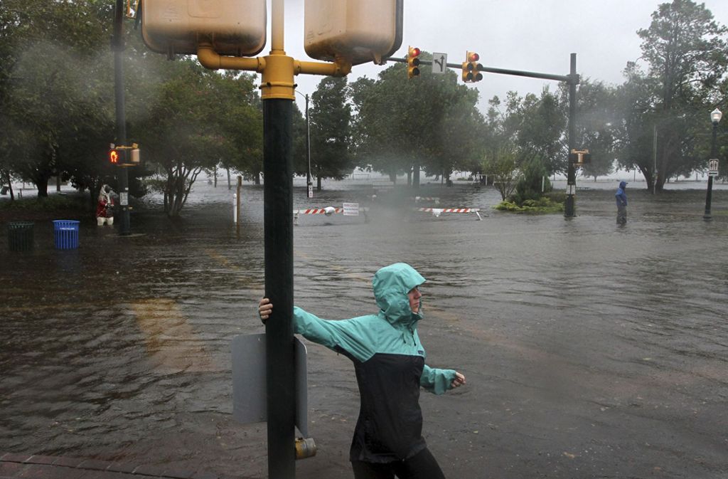Tropensturm „Florence“ bringt Wassermassen über die Bundesstaaten North Carolina und South Carolina. In New Bern, North Carolina, stehen die Straßen unter Wasser.