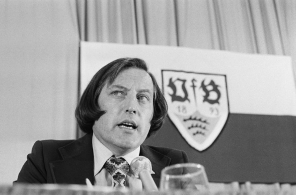 Seine Geschichte ist auch untrennbar mit dem VfB Stuttgart verbunden: Gerhard Mayer-Vorfelder bei der Hauptversammlung 1975, als er zum ersten Mal zum VfB-Präsidenten gewählt wurde.