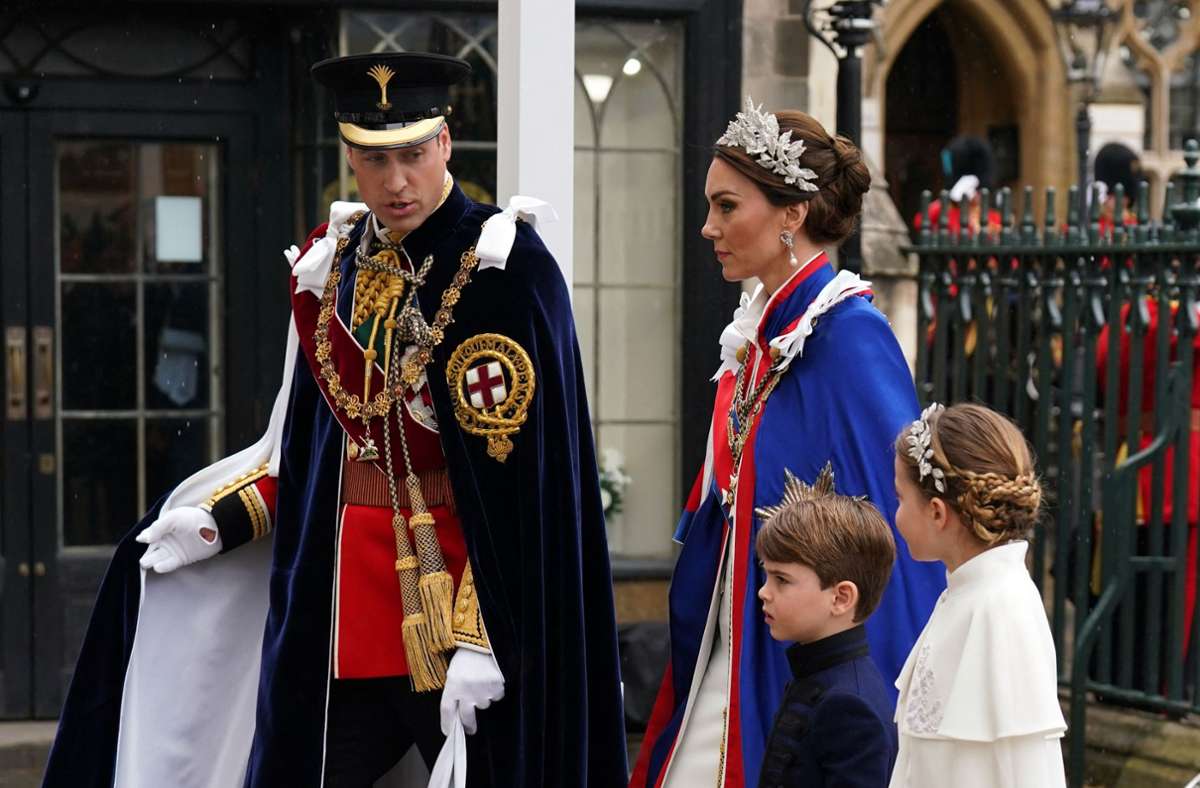 Auf dem Weg in die Westminster Abbey: Prinz William, Prinzessin Kate, Prinz Louis und Prinzessin Charlotte.