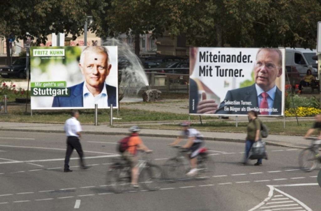 Laut einer repräsentativen StZ-Umfrage  vereinigt Fritz Kuhn (Grüne) 31 Prozent der Stimmen auf sich. Sebastian Turner, der von CDU, FDP und Freien Wählern unterstützt wird, liegt mit 28 Prozent knapp dahinter an zweiter Stelle. Foto: Steinert