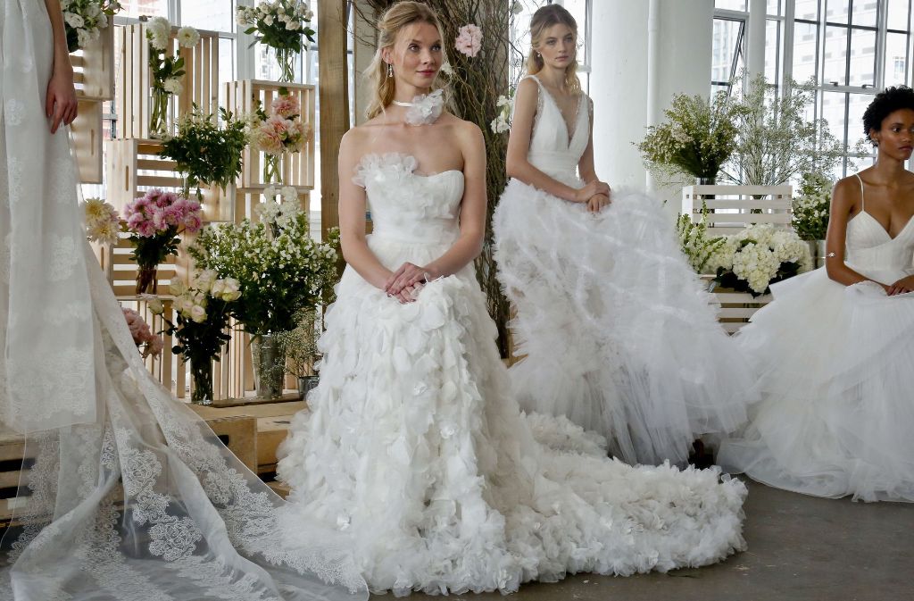 In floraler Ästhetik präsentierte das Label Marchesa & Notte seine neuen Brautkleider bei der Bridal Fashion Week in New York.