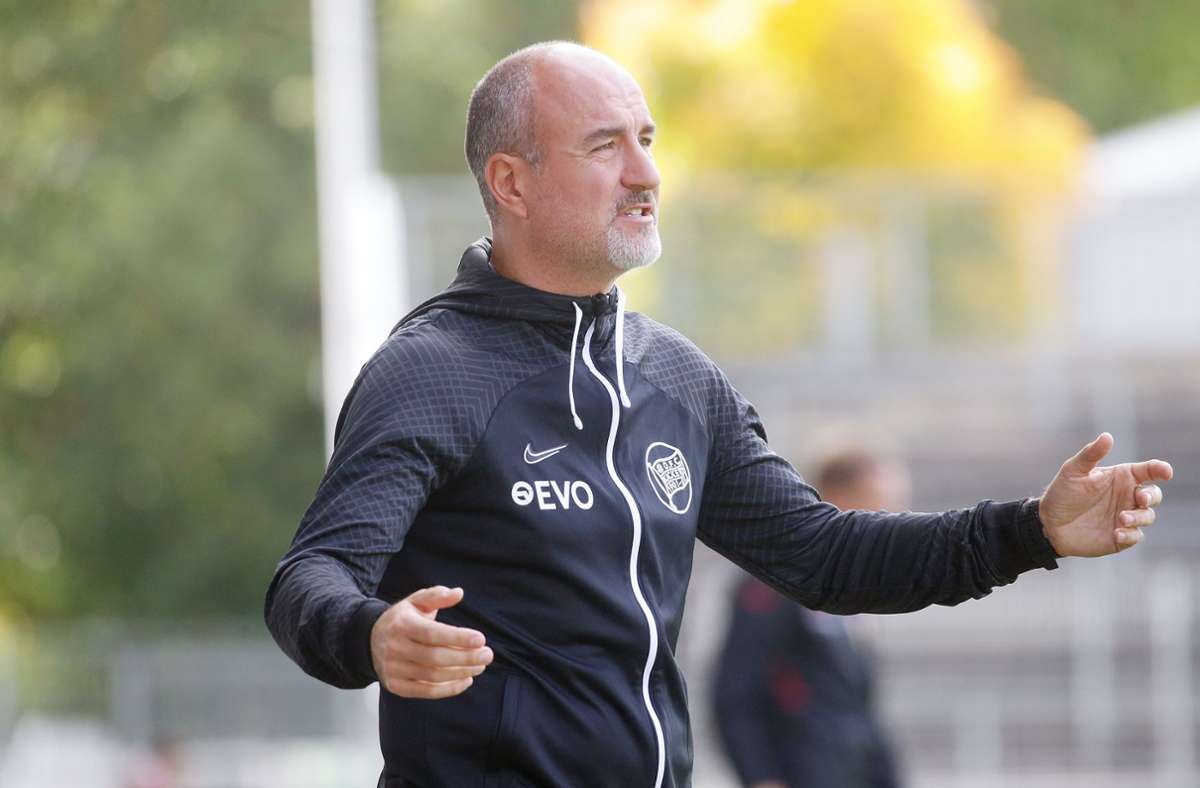 Ersan Palatan feierte als neuer OFC-Trainer ein erfolgreiches Debüt.