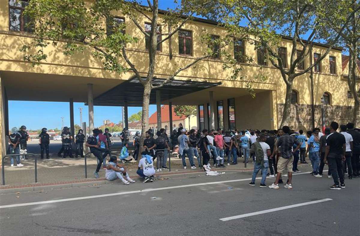 Laut Polizei fand im Römerkastell eine Veranstaltung des Verbands der eritreischen Vereine Stuttgart und Umgebung e.V. statt, der als regierungsnah gilt.