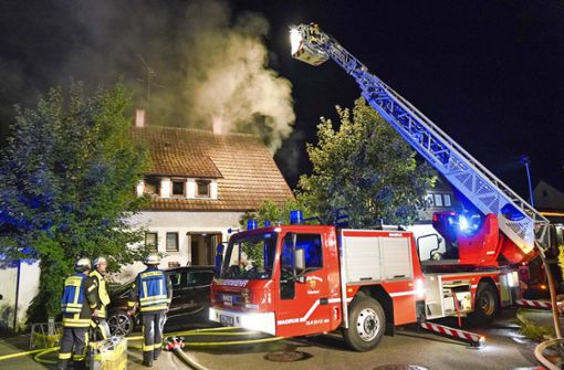 Die Feuerwehr hat in der Nacht zum Donnerstag den Brand eines Flüchtlingswohnheims in Schorndorf gelöscht. Foto: /SDMG / Kohls