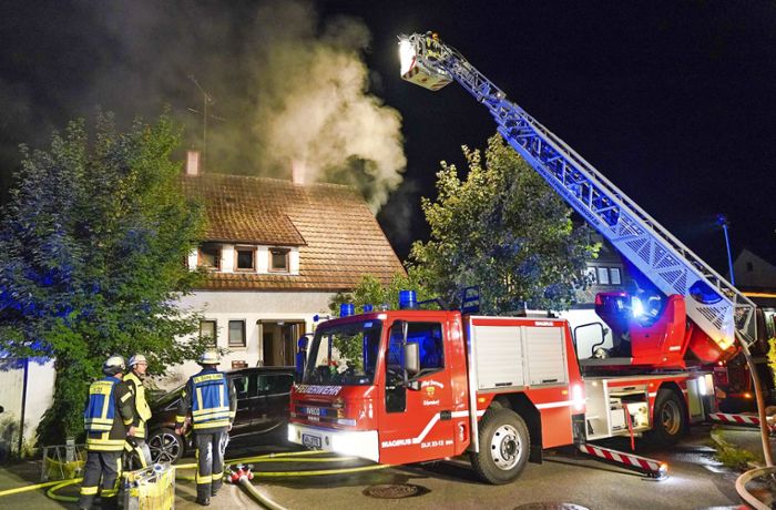 Wohnheim für Flüchtlinge in Brand gesetzt