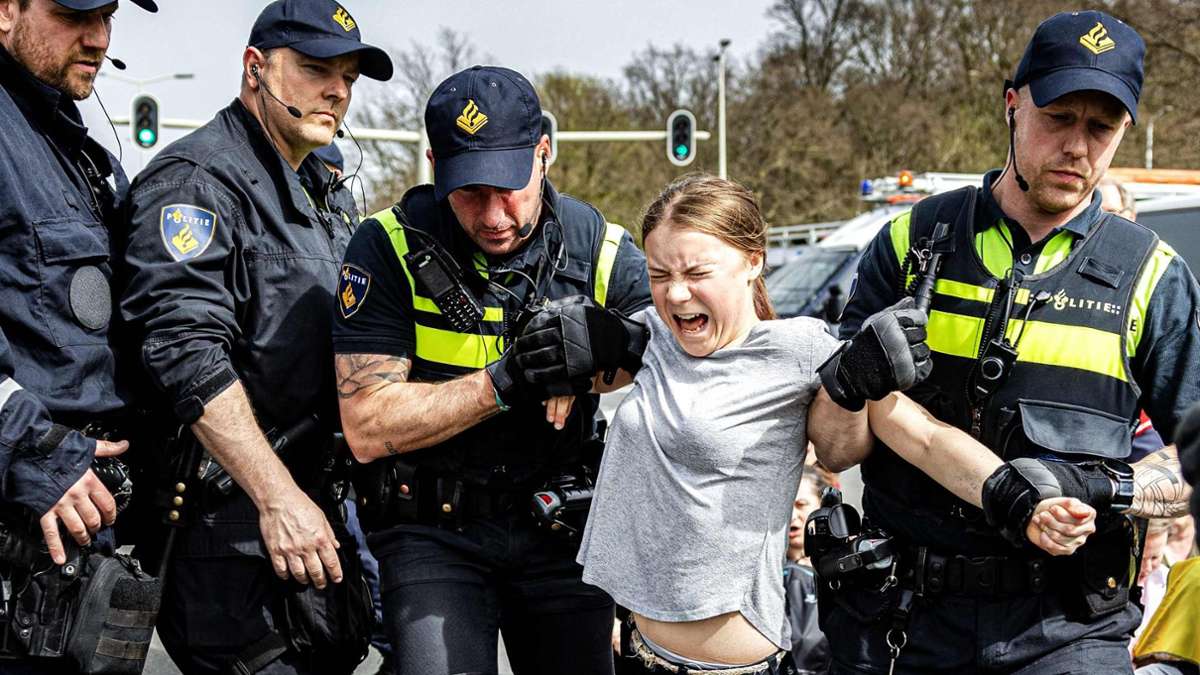 Bei Protest in Den Haag: Schwedische Klimaaktivistin Greta Thunberg abgeführt
