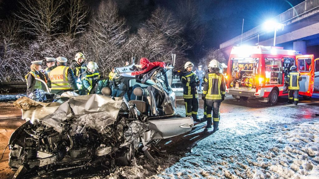 Ostalbkreis: Geisterfahrerin verursacht Unfall – zwei Tote