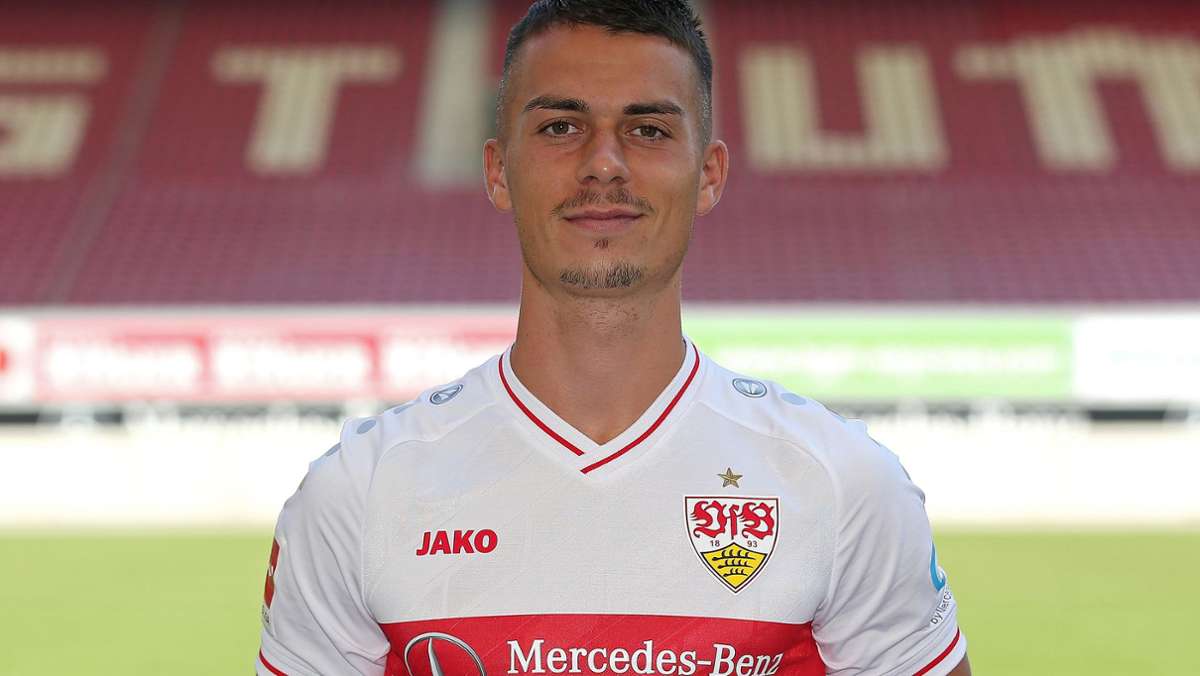  Erik Thommy hat sich im Testspiel des VfB Stuttgart gegen den FC Liverpool den linken Ellenbogen gebrochen. Der 26-Jährige wurde bereits operiert und wird mehrere Wochen fehlen. Auch Flügelspieler Roberto Massimo musste vorzeitig raus. 