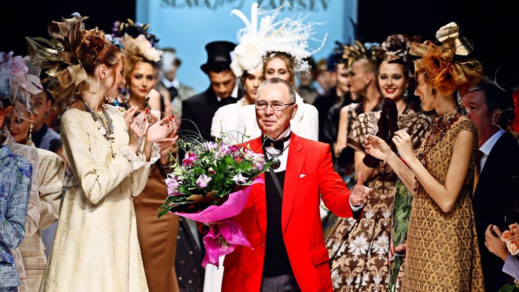  Die Fashion Week in Moskau gilt als Exot neben den „Big Four“ New York, London, Mailand und Paris. Dabei geht die russische Modeszene mit dem Zeitgeist und vereint Tradition und Avantgarde, weiß die Modesoziologin Natasha Binar. 