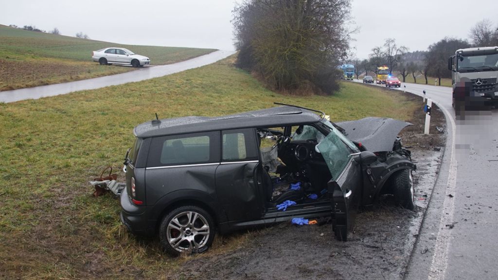 Tödlicher Unfall im Kreis Tübingen: Autofahrerin stirbt nach Zusammenstoß