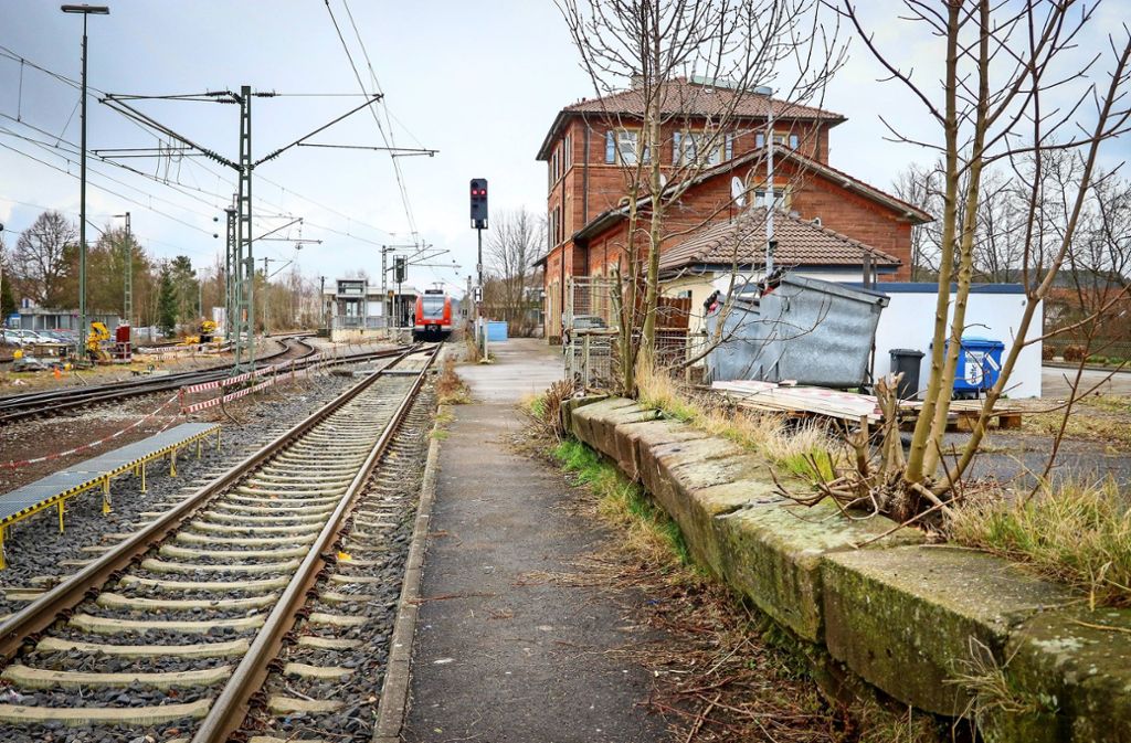 Der Hausbahnsteig in Weil der Stadt (rechts) wird ausgebaut. Foto: factum//Simon Granville