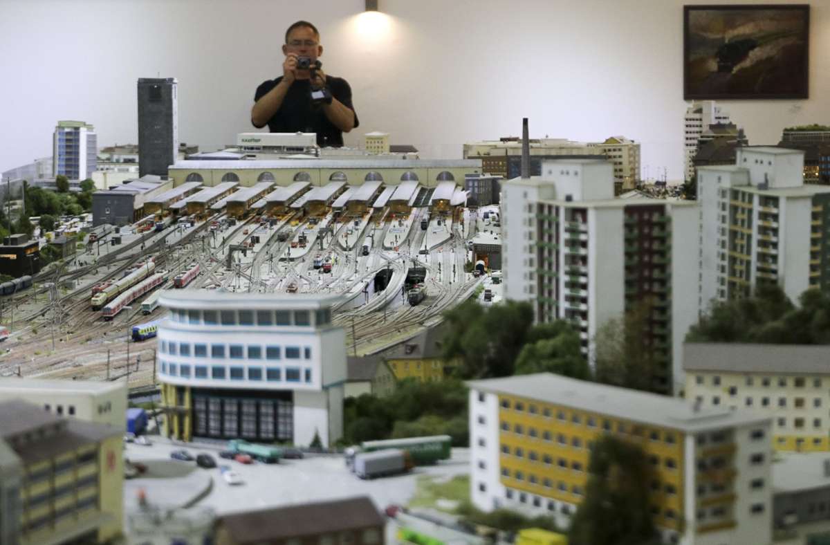Das detailgetreu nachgebaute Modell von Stuttgart zeigt die Stadt, wie sie vor dem Bau für S 21 ausgesehen hat. Bisher war die Ausstellung in Herrenberg zu sehen,