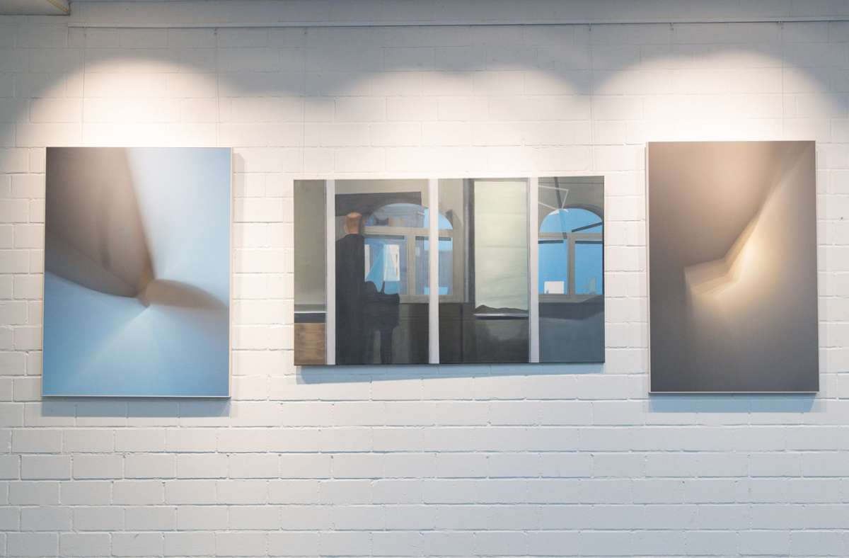Malerei von Andrea Eitel (Bildmitte) und Fotos von Vera Reschke (links und rechts).