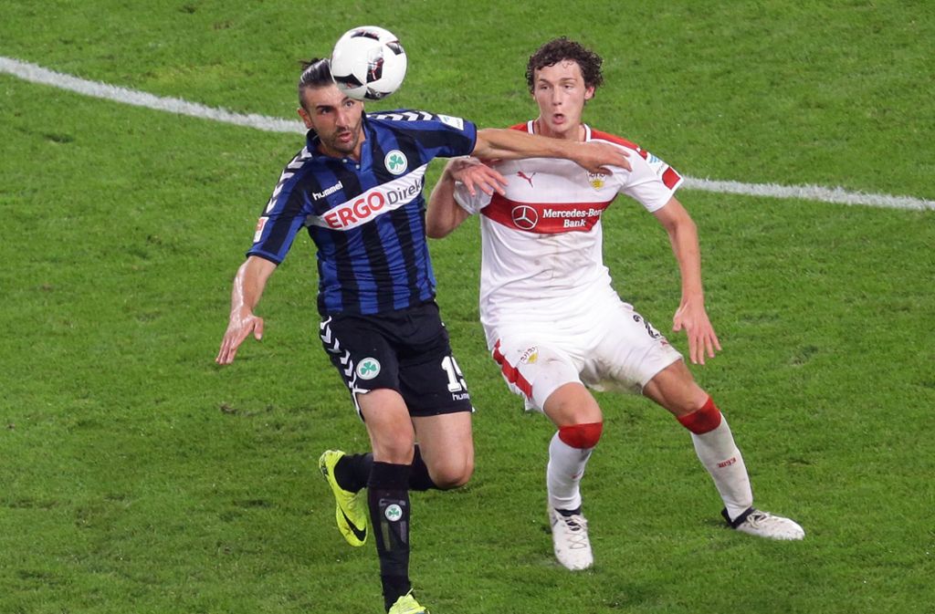 Am 3. November 2016 debütiert Pavard im Zweitliga-Heimspiel gegen Greuther Fürth.