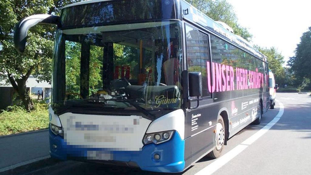 Nürtingen im Kreis Esslingen: Mehrere Kinder bei Unfall mit Schulbus verletzt