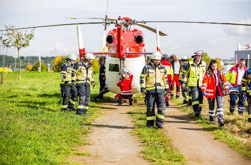 Die Freiwillige Feuerwehr Sachsenheim ist mit sieben Fahrzeugen und 40 Einsatzkräften vor Ort gewesen. Foto: 7aktuell.de/