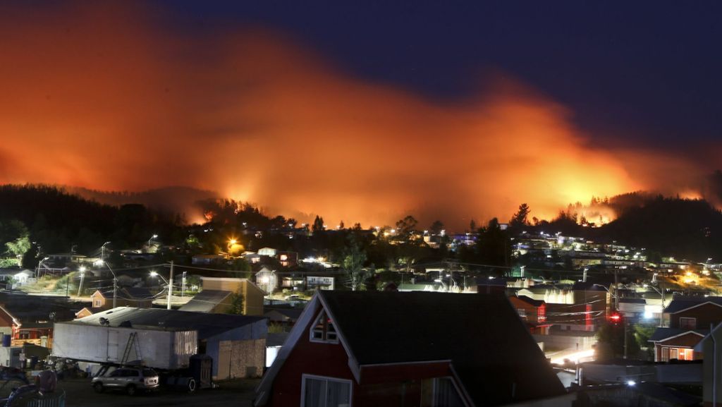 Waldbrände in Chile: Feuer zerstört 370.000 Hektar Land