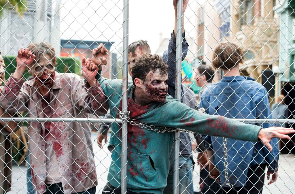 Für Steven Schlozman, Psychiatrie-Professor an Harvard Medical School und Zombie-Experte, sind Zombies die ultimative Bedrohung. Sie kümmerten sich nicht darum, wer ihre Opfer sind, sondern würden sofort reinbeißen. „Das macht die Untoten so bedrohlich.“