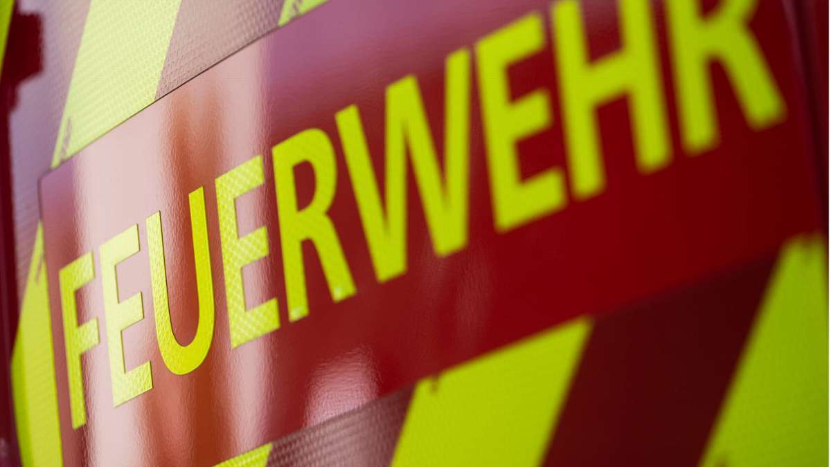 Feuerwehreinsatz in Schwieberdingen: Unbekannte zünden Roller an