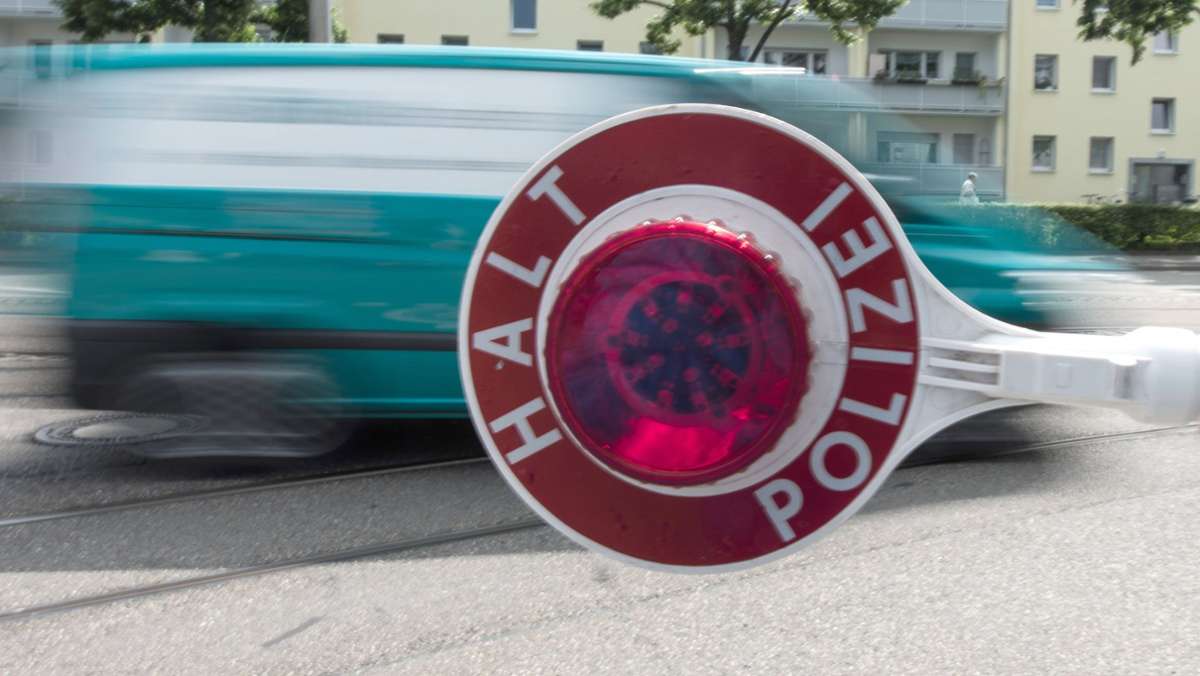 Polizei stoppt 27-Jährigen in Donzdorf: Auf Drogen und ohne Führerschein in Tempokontrolle gerast