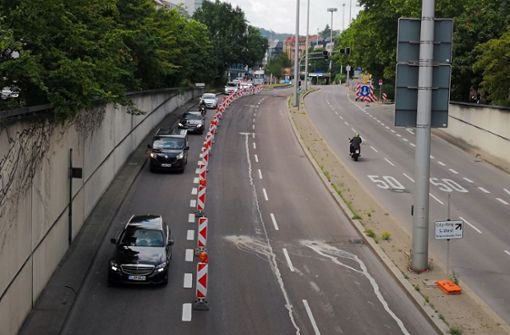 Zwei Fahrbahnen der Hauptstätter Straße bleiben längere Zeit Sperrzone. Foto: Andreas Rosar