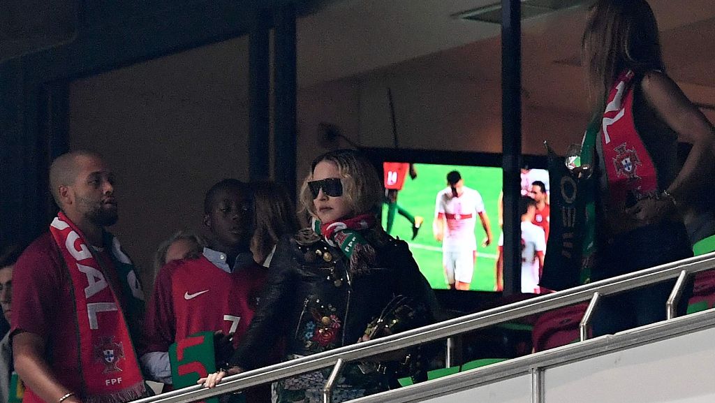 Pop-Ikone besucht WM-Qualifikationsspiel: Madonna bejubelt Sieg der Portugiesen
