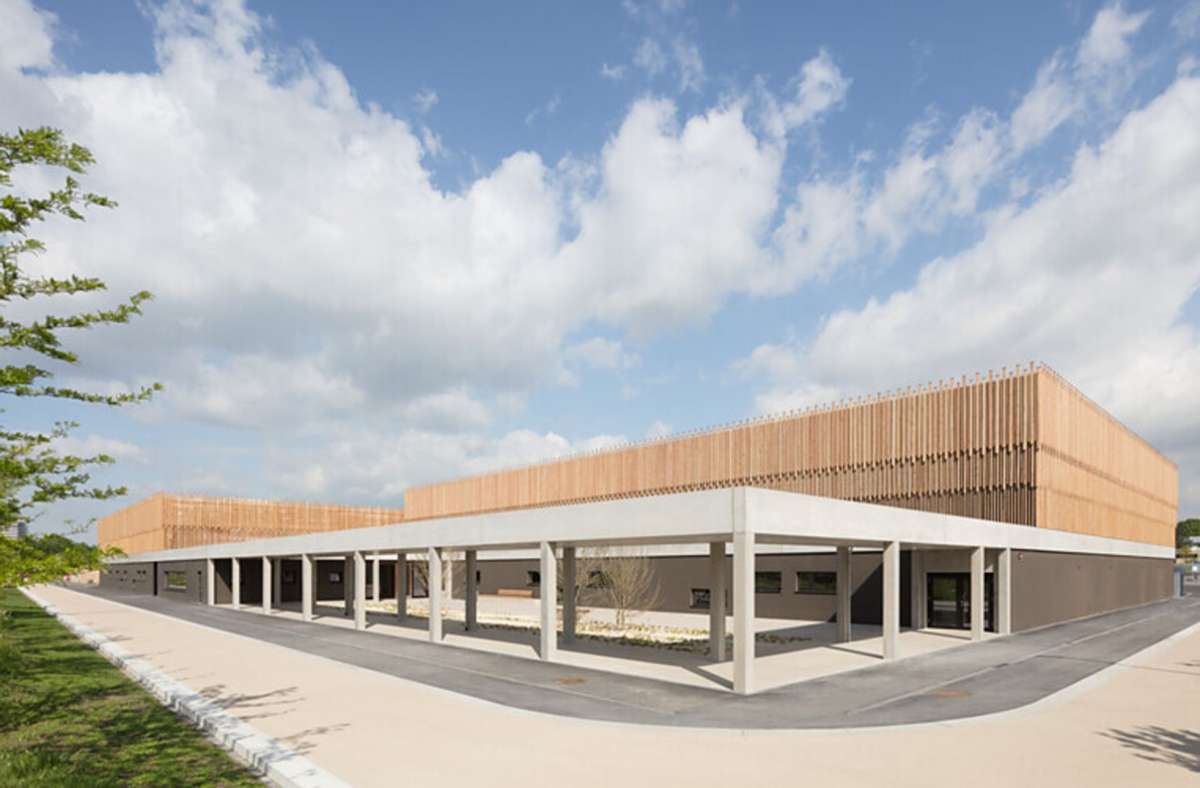 Die Sporthalle+ war einer der Bauten der Landesgartenschau 2018 in Lahr. Die Mehrzweck- und 3-Feld-Sporthalle wurde 2020 von der Architektenkammer für die Auszeichnung Beispielhaftes Bauen Ortenaukreis 2014–2020 ausgewählt.