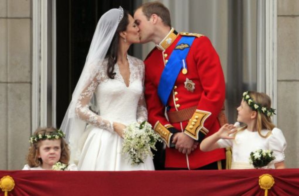 Die Blumenkinder sind geteilter Meinung über die Kussszene auf dem Balkon des Buckingham Palastes.