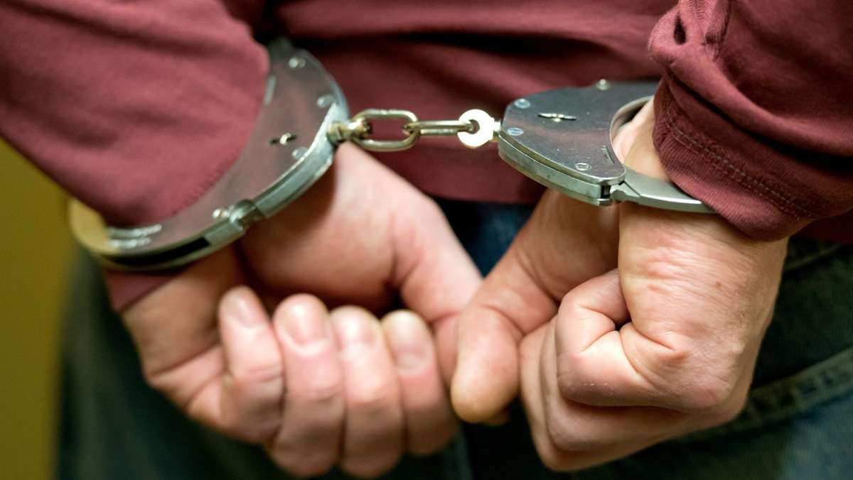 Festnahme in Göppingen: Polizei nimmt Randalierer zu Hause fest und findet große Menge Kokain