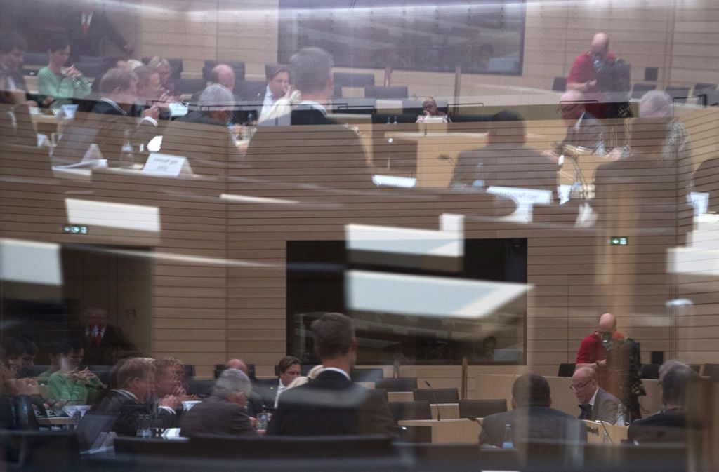 Der Untersuchungsausschuss im Landtag von Baden-Württemberg geht Verbindungen der Rechtsterroristen im Südwesten nach. Foto: dpa