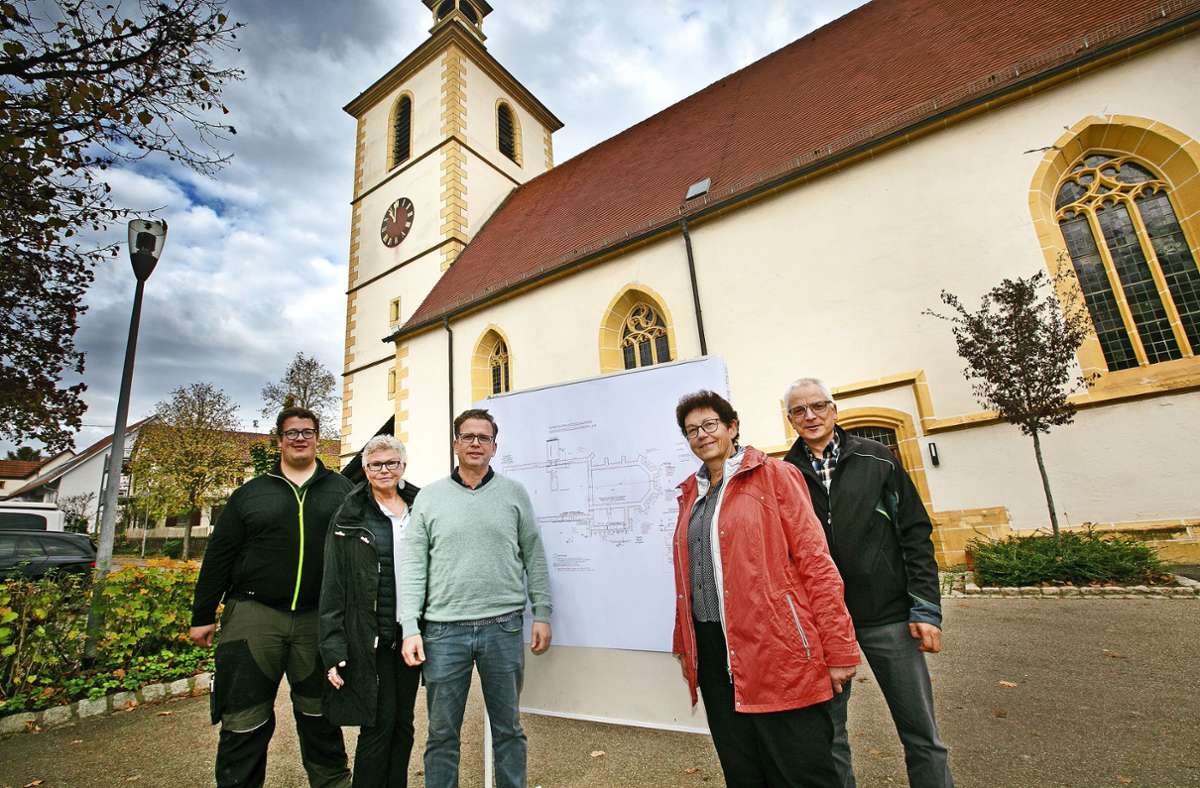 Die Sanierung liegt Kevin Wenzel, Dagmar Weber, Pfarrer Ronald Scholz, Ev-Marie Lenk und Andreas Rau (von links) am Herzen.