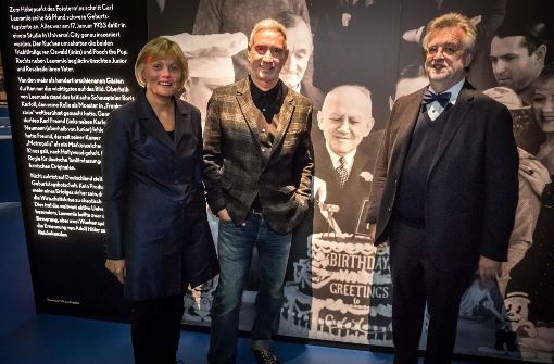 Roland Emmerich (Mitte) mit  Paula Lutum-Lenger und Thomas Schnabel vom Haus der Geschichte. Foto: Lichtgut/Achim Zweygarth
