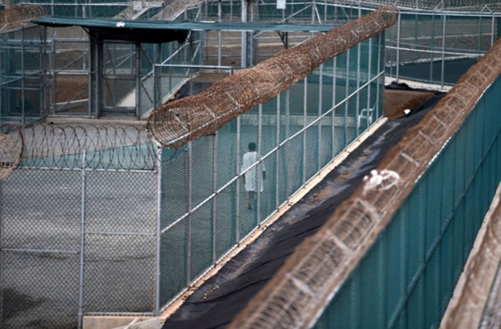 Seit 2002 wurden in Guantano insgesamt 779 Gefangene inhaftiert. Anfang Juni 2014 waren es noch 149. Sowohl die Bush- als auch die Obama-Regierung legten nach der heftigen Kritik Schließungspläne vor.