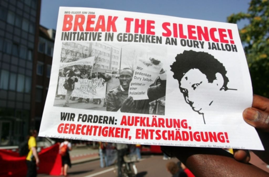 Die Initiative „Break the silence“ in Gedenken an Jalloh forderte Gerechtigkeit für seinen Tod. Das Bild wurde im Jahr 2006 aufgenommen.