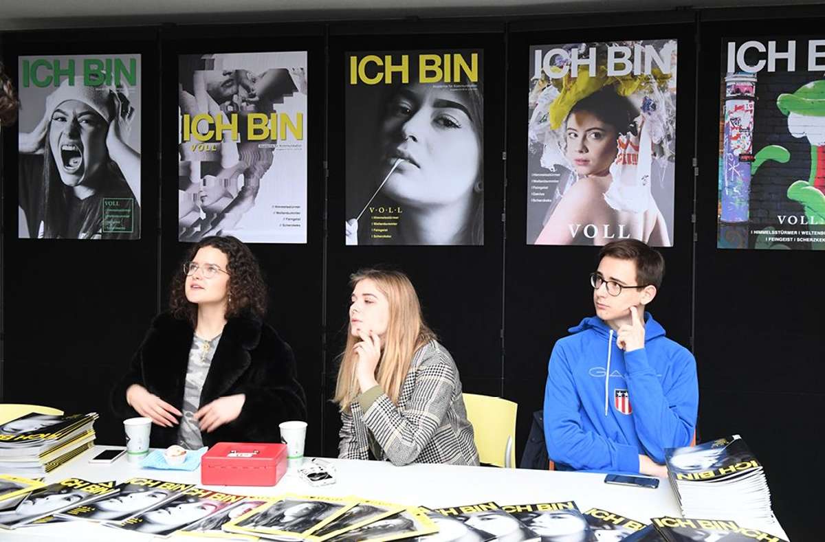 Die mitwirkenden Schüler der Schülerzeitung "ICH BIN".