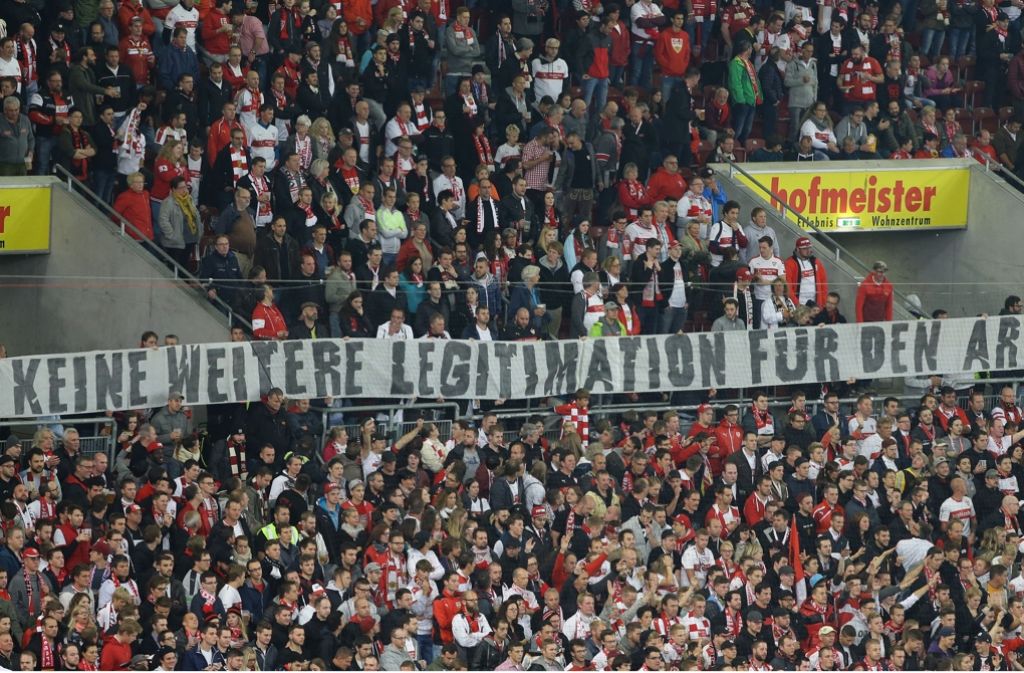 Dem Aufsichtsrat sprechen die Fans des VfB Stuttgart das Vertrauen ab.