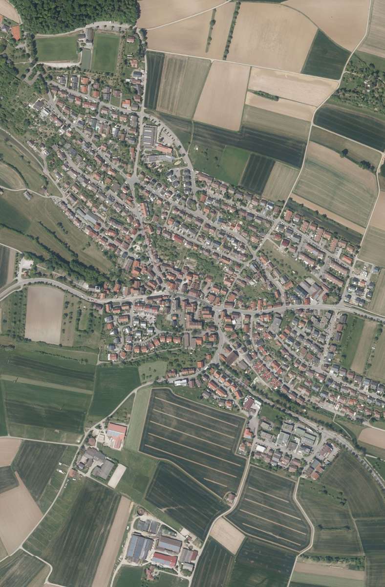 Stand April 2022 wohnen 2403 Menschen in dem Leonberger Teilort. Eine vergleichsweise langsame Entwicklung – zum einen, weil die Expansionsflächen fehlen, zum anderen, weil man in Gebersheim schon immer die Innen- der Außenentwicklung vorgezogen hat.