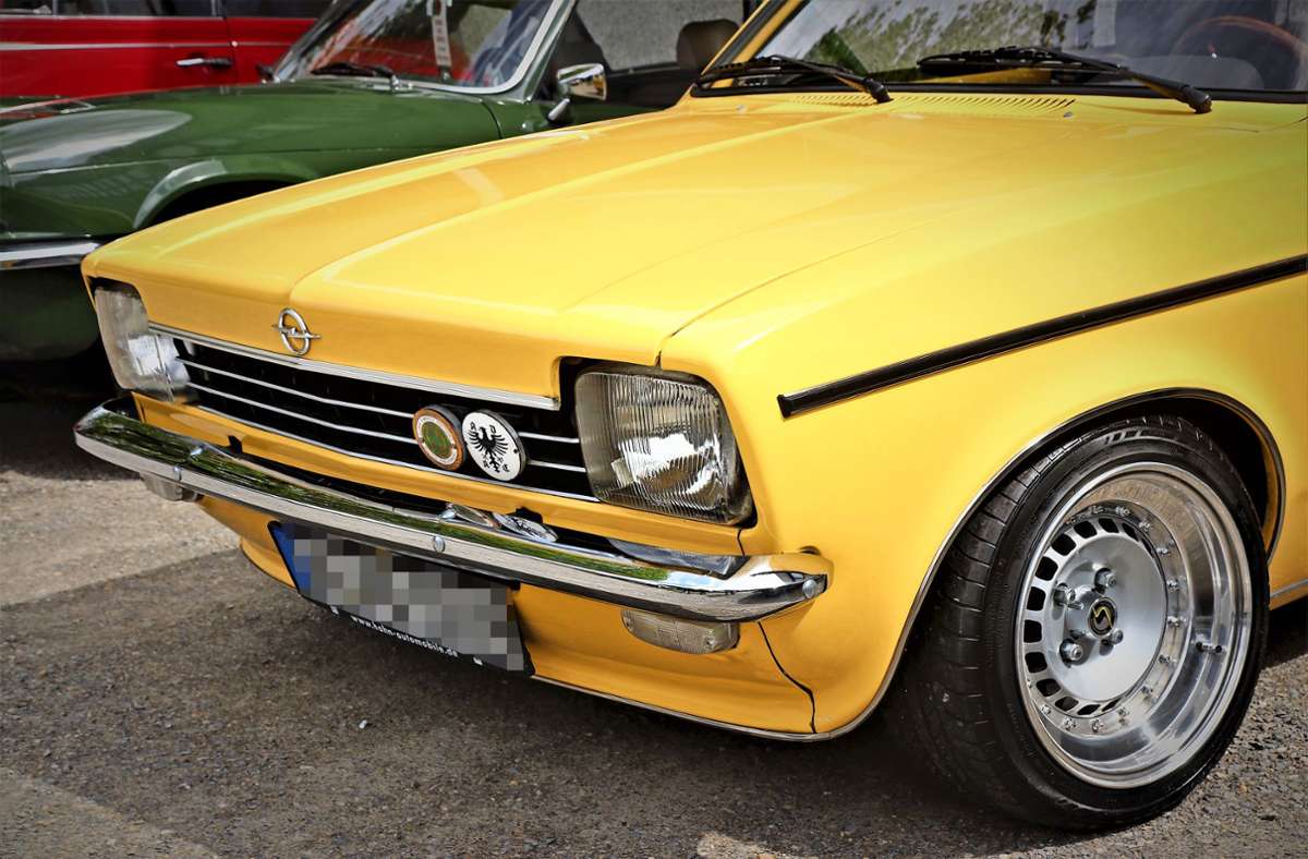 Ein Opel Kadett von der Tuner-Fraktion des Oldtimerclubs