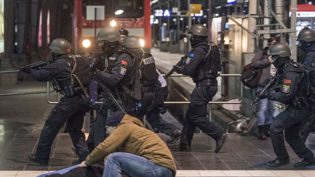 Anti-Terror-Übung in Stuttgart: Gleise im Hauptbahnhof stundenlang gesperrt